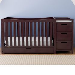 4 In 1 Graco Convertible Crib With Changing Table
