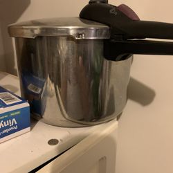 Used A Couple Time Pressure Cooker For Sale 