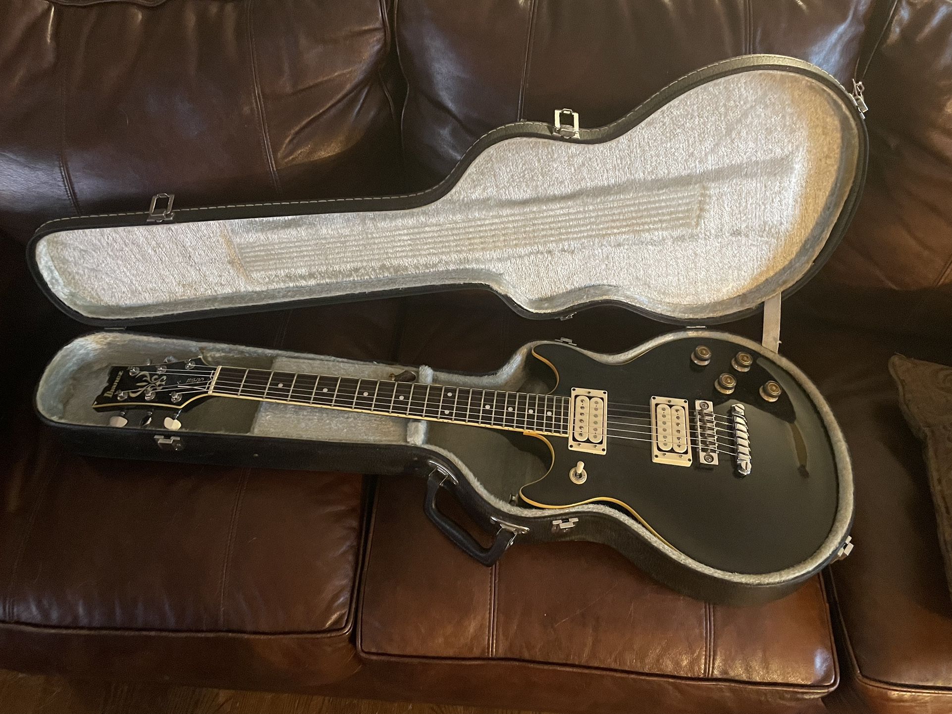 1982 Ibanez Artist AR50-BK