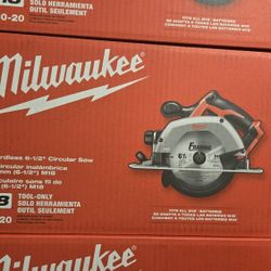 MILWAUKEE M18 61/2 CIRCULAR SAW New***