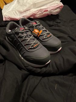 Size 8 Steel Toe Shoes