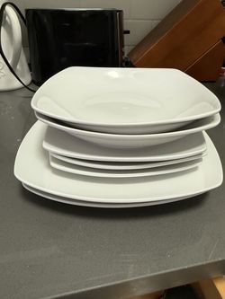 7pc White Plates and Bowls