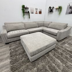 Thomasville Sectional Couch - Free Delivery 