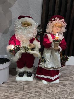 Animated  Mr and Mrs Santa Claus 