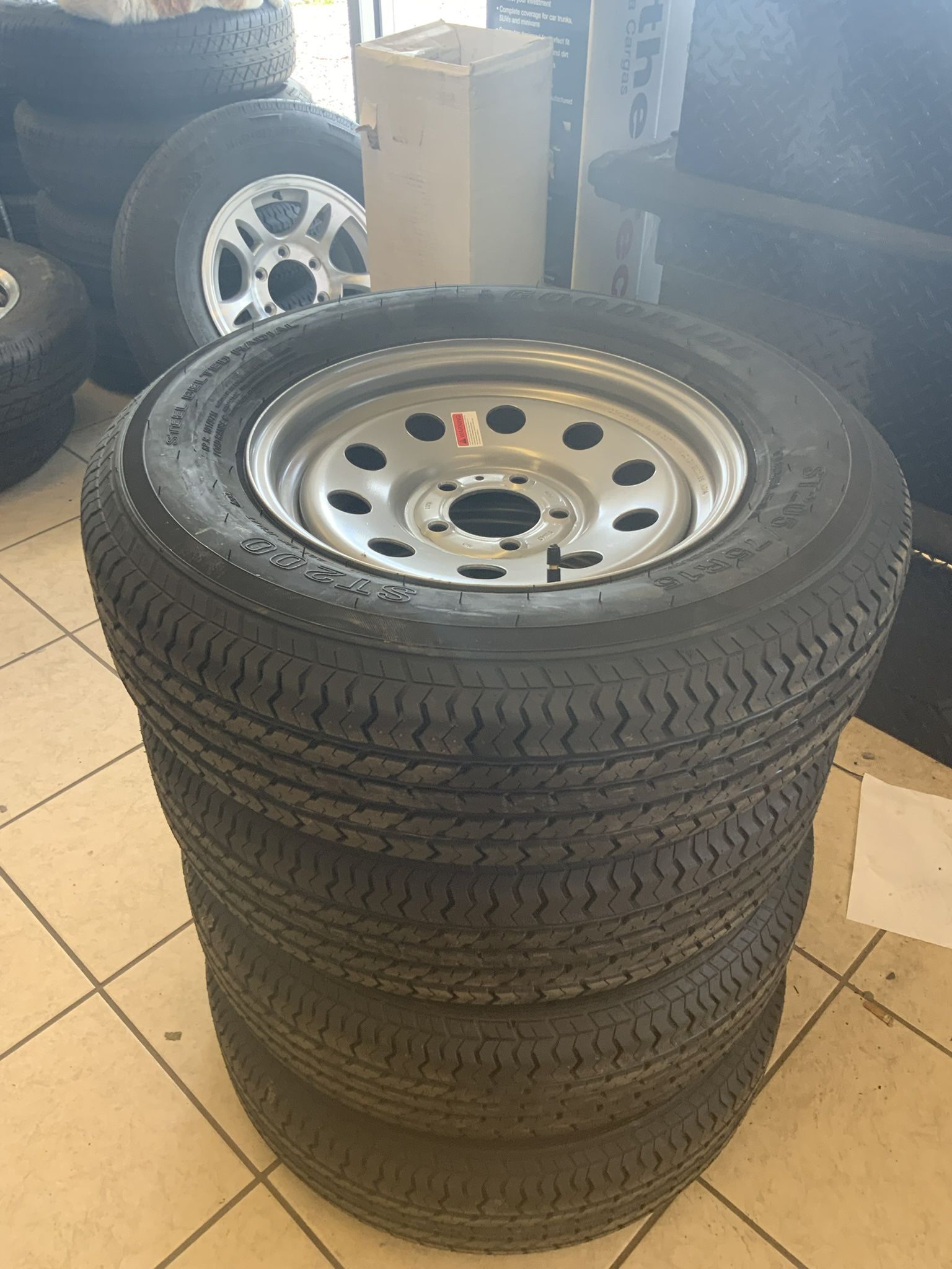 radial-trailer-tires-15-5-lug-on-silver-mod-205-75-15-6-ply-tire