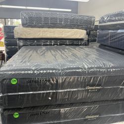 KING SIZE SIMMONS BEAUTYREST BLACK SERIES 3 (MEDIUM) MATTRESS & BOX SPRINGS BED SET