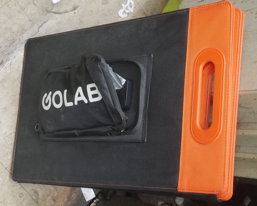   GOLABS SF100 100W Portable Solar Panel Charger used tested in a good working order. 