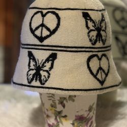 Women's semi-reversible rare beanie bucket combo hat