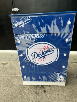 Dodger’s 5 Drawers dresser