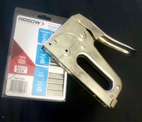 Arrow T50P Heavy-Duty Manual Staple Gun paired with an Arrow 50MP T50 Multi-Pack of Staples