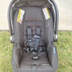 Graco Infant Car seat Carrier