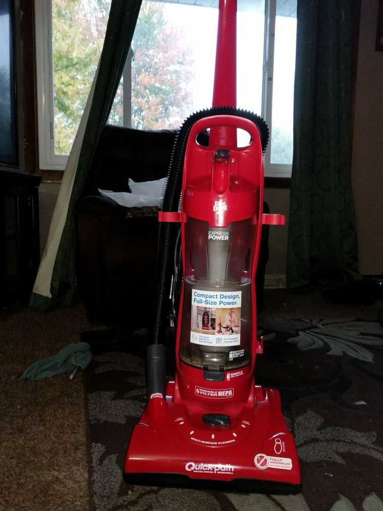 dirt devil express power cyclonic upright vacuum ud70125