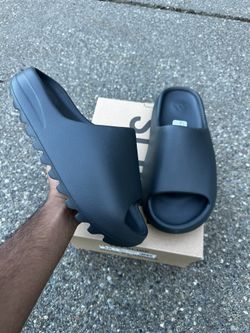 Yeezy Slide Dark Onyx Size 10 100% Authentic With Receipt Brand New