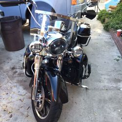 2012 Harley Road King 25721 Miles New Tins Installed On The Bike 10 Months Ago Everything Else Is New $7000