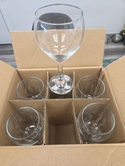 Case of 6 Wine Glasses 🍷 NEW