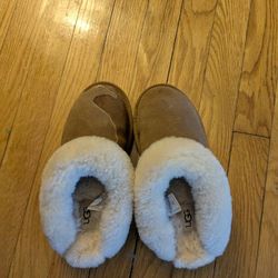 UGGs 