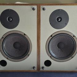 Energy ESM-4 passive bookshelf speakers