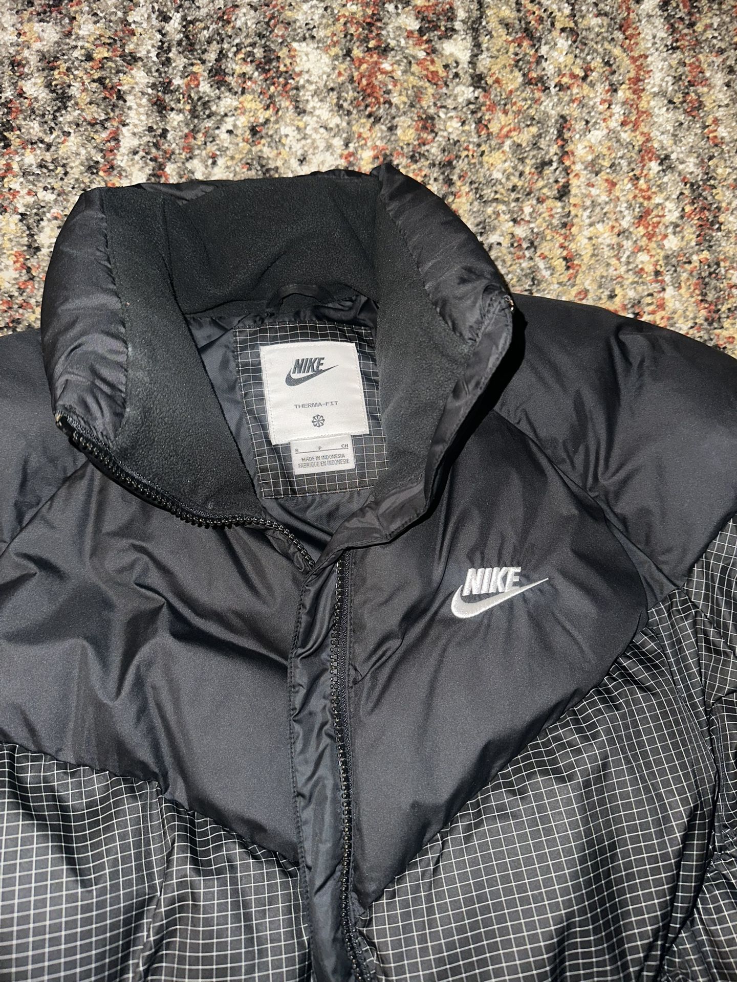 Nike Therma-FIT Black Puffer Jacket - Size P/S
