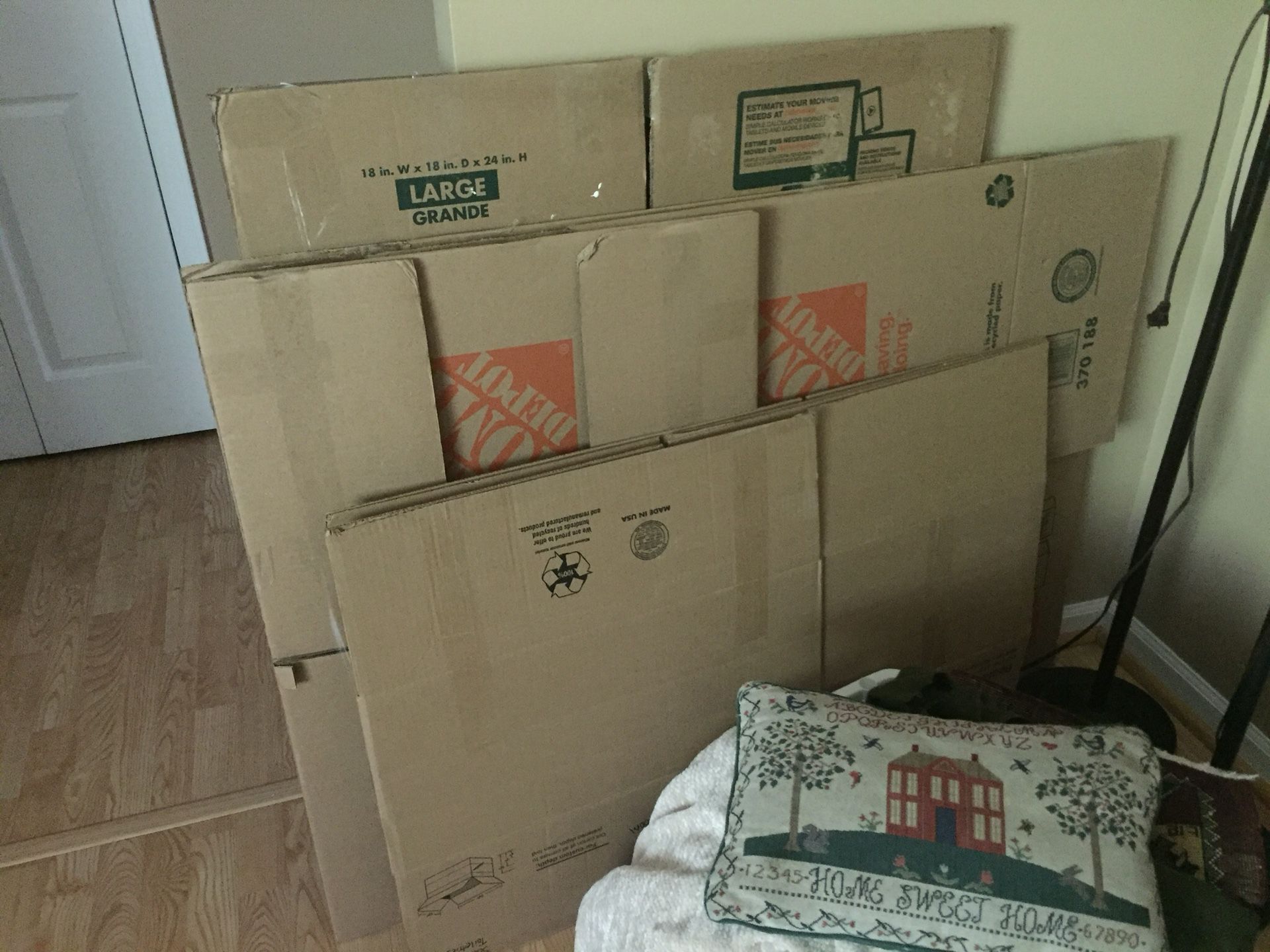 5 new wardrobe boxes and a few moving boxes