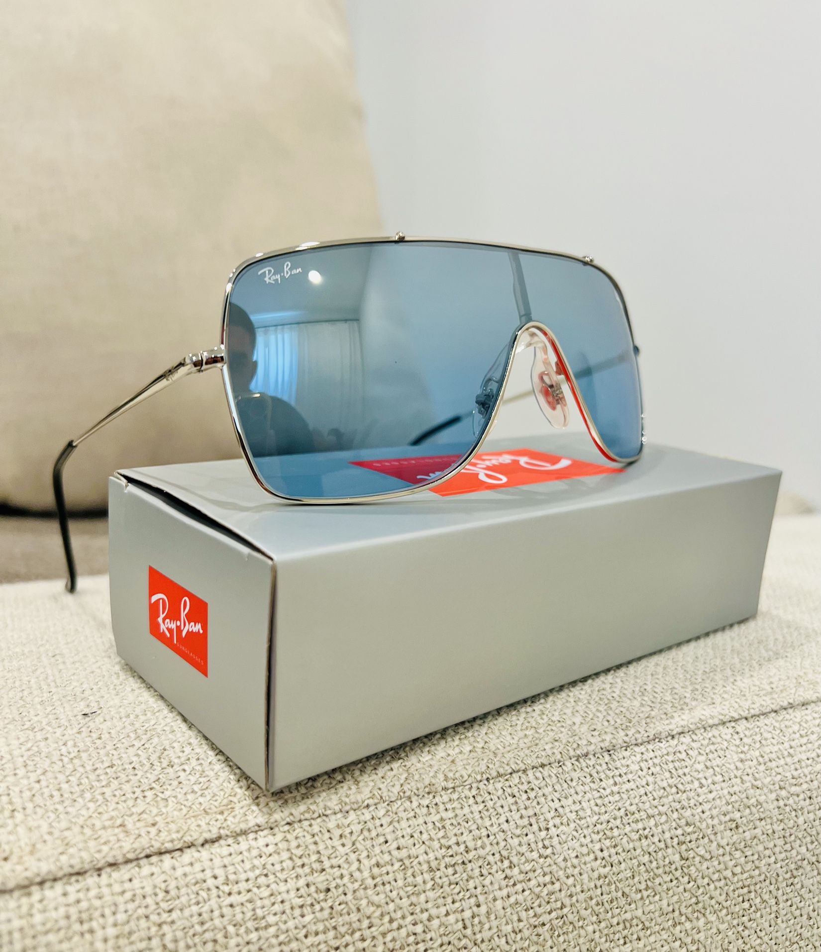 NEW Wings II RayBan Sunglasses with original Ray Ban Packaging