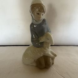 Lladro Porcelain Figurine 6 Inches High 