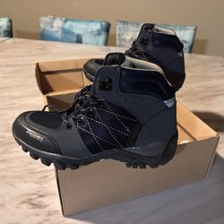 Discovery. Women waterproof hiking boots