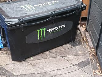 Grizzly Monster Energy 