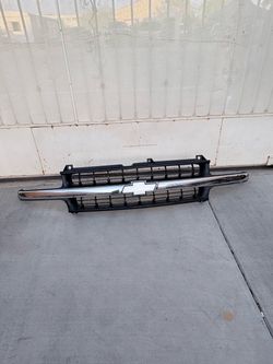 Front Grille w/ Chrome Center Bar For 99-02 Silverado 1500/00-06