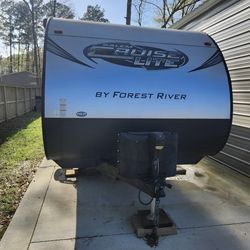 Travel trailer 23 to 24 feet