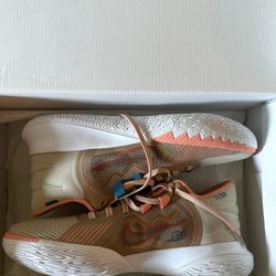 Kyrie Irving Venus Flytrap V