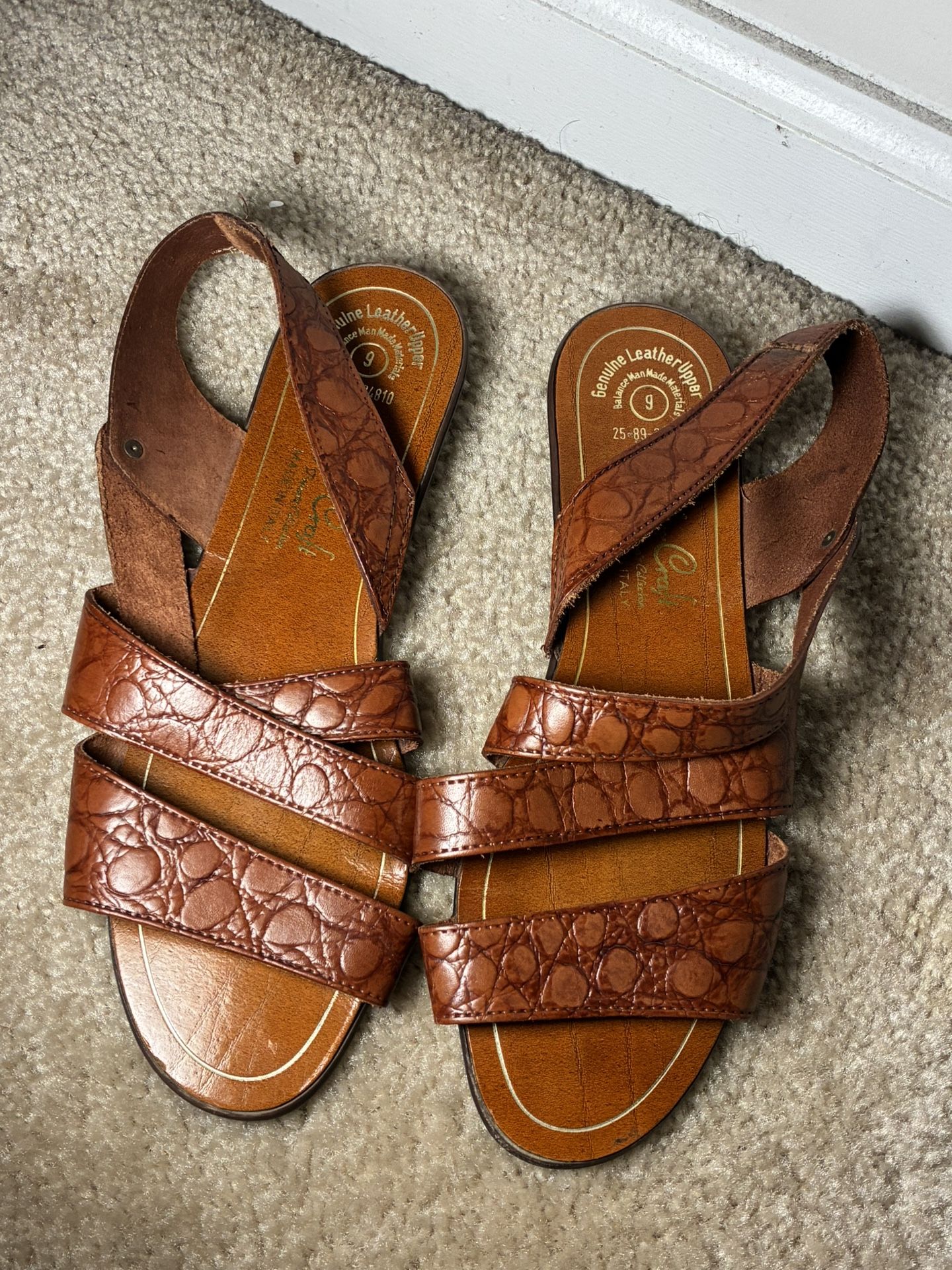 Women’s Brown Leather Sandals Size 9