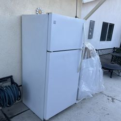 Kenmore Refrigerator 