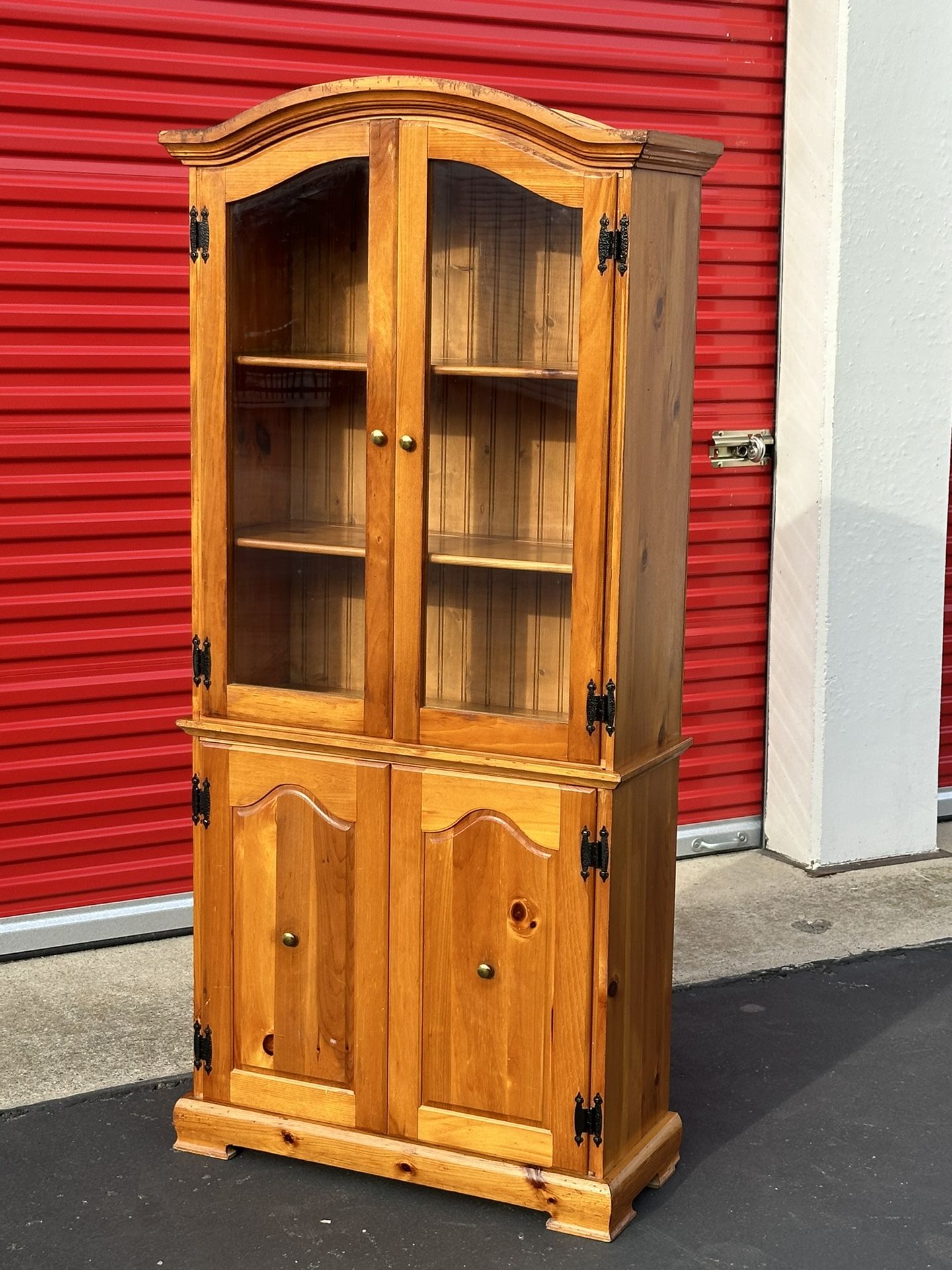 China Cabinet-original Finish 