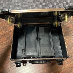 Vanity travel case -Impressions vanity