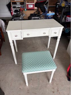 Student Table with chair