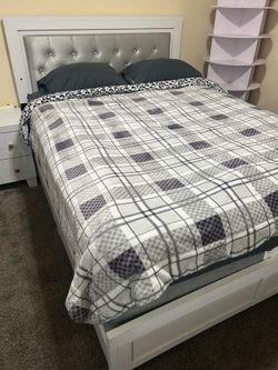 Queen size bed light up headboard free mattress and boxspring