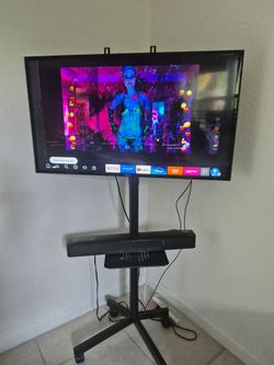 3 pcs. Smart tv samsung 45", base and sound bar