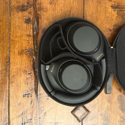 SONY WH-1000XM4 HEADPHONES