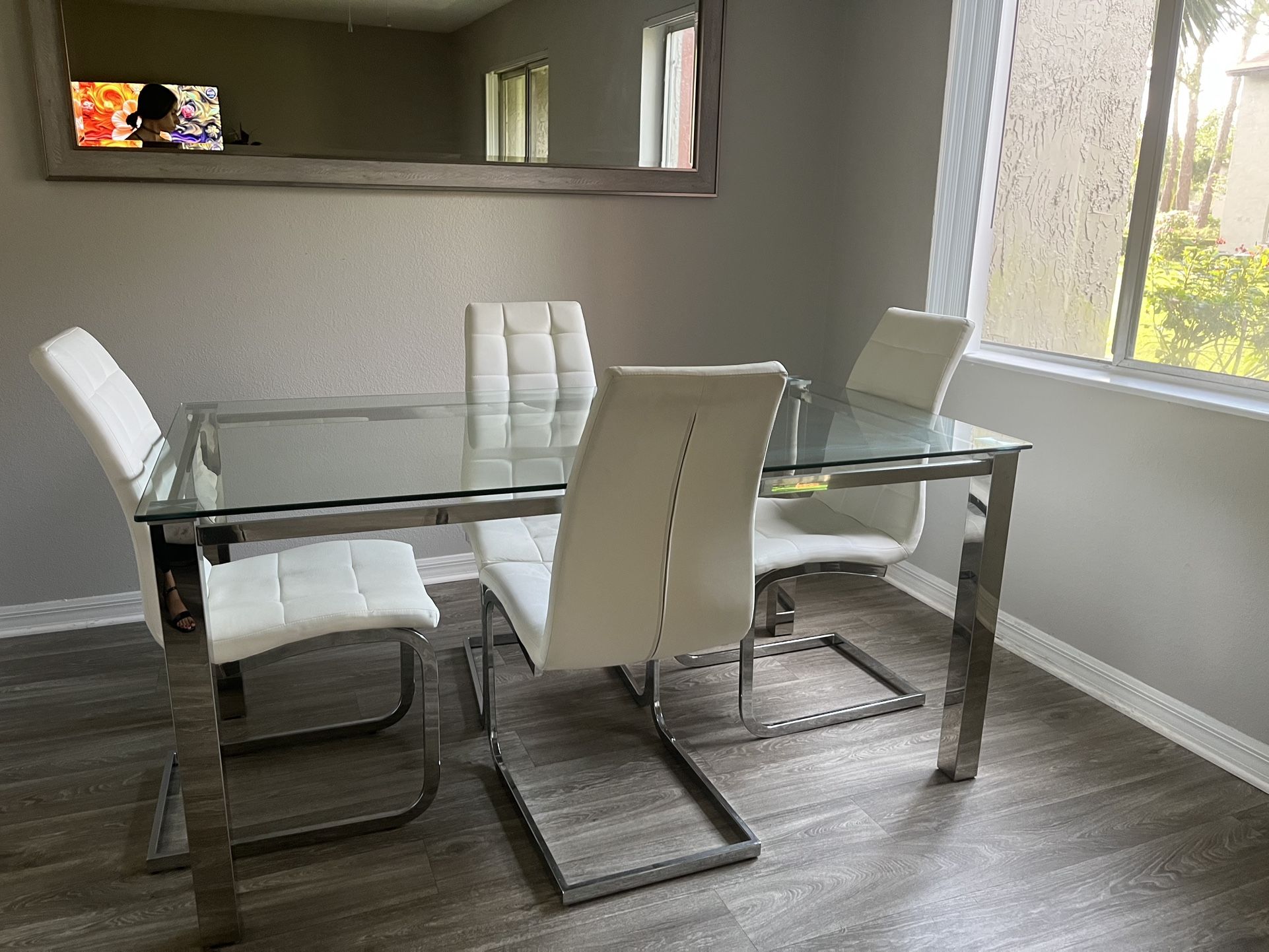 Dining Room Table With Chairs