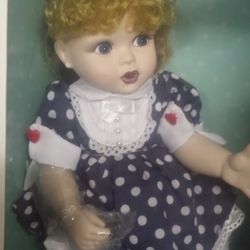 " I LOVE LUCY"  PREMIER BABY LUCY DOLL