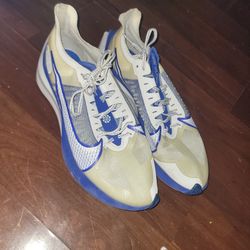 NIKE ZOOM GRAVITY  SHOES