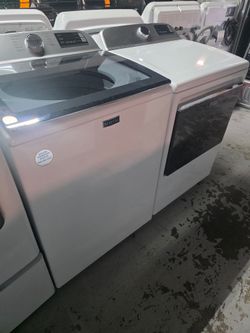 Maytag (4.7cu.ft.) Smart Top-load Washer And (7.4cu.ft.) Smart Electric Dryer Set.