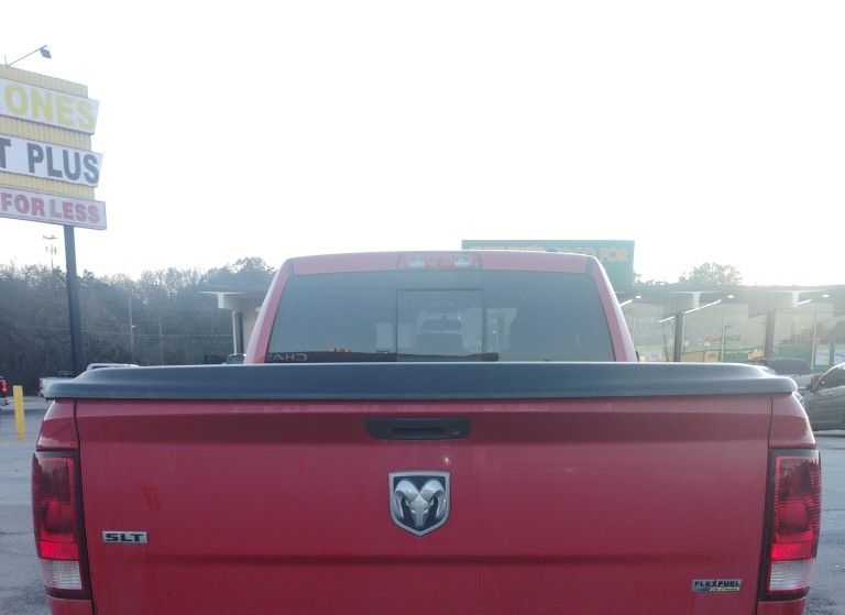 TAPA PARA DODGE RAM 2012 MUY ENTERITA PRECIO NEGOSIABLE