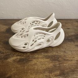 Mens Size 7 Adidas Yeezy Foam Runner RNNR Ararat Foamrunner