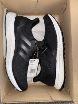 Adidas Ultraboost - SIZE 10 1/2 WOMEN