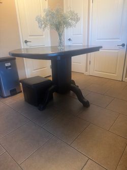 Black Round Dining Table