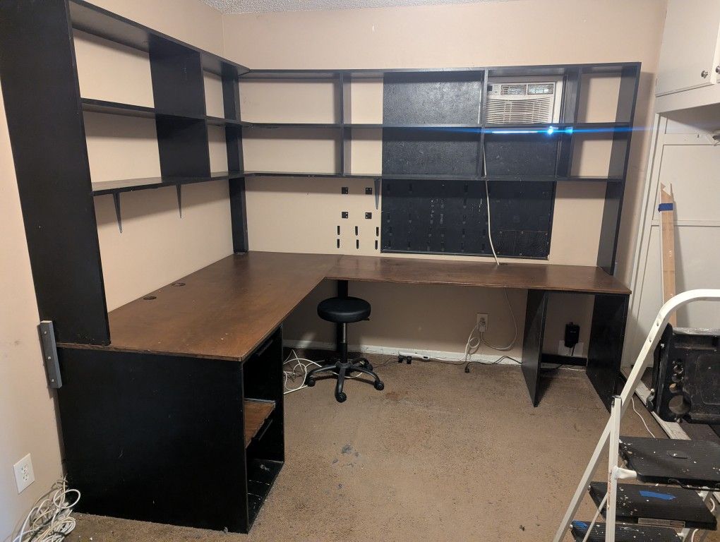 Computer/Gaming Desk