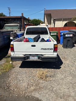 Mazda Pickup Truck B2200