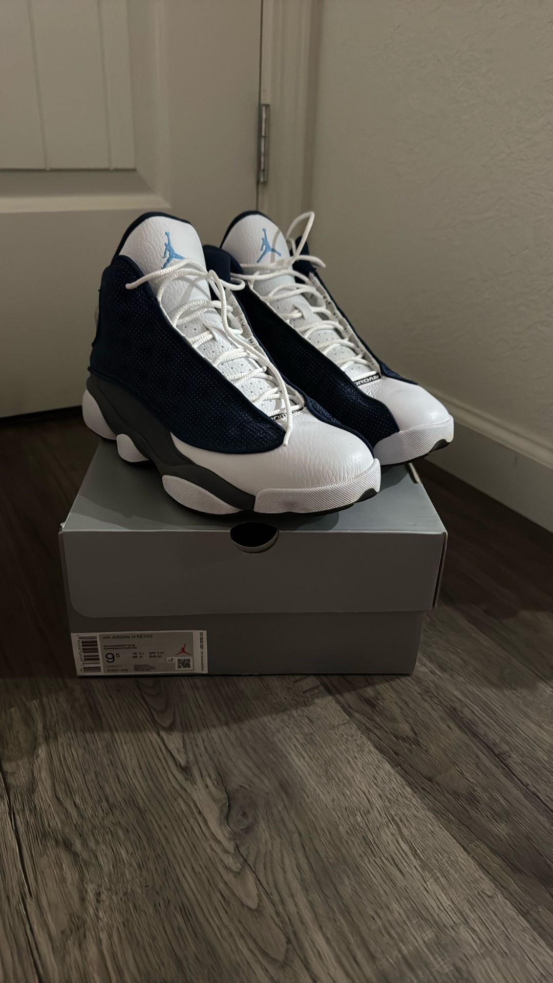 Air Jordan 13 retro Size 9.5 Men display picture 2