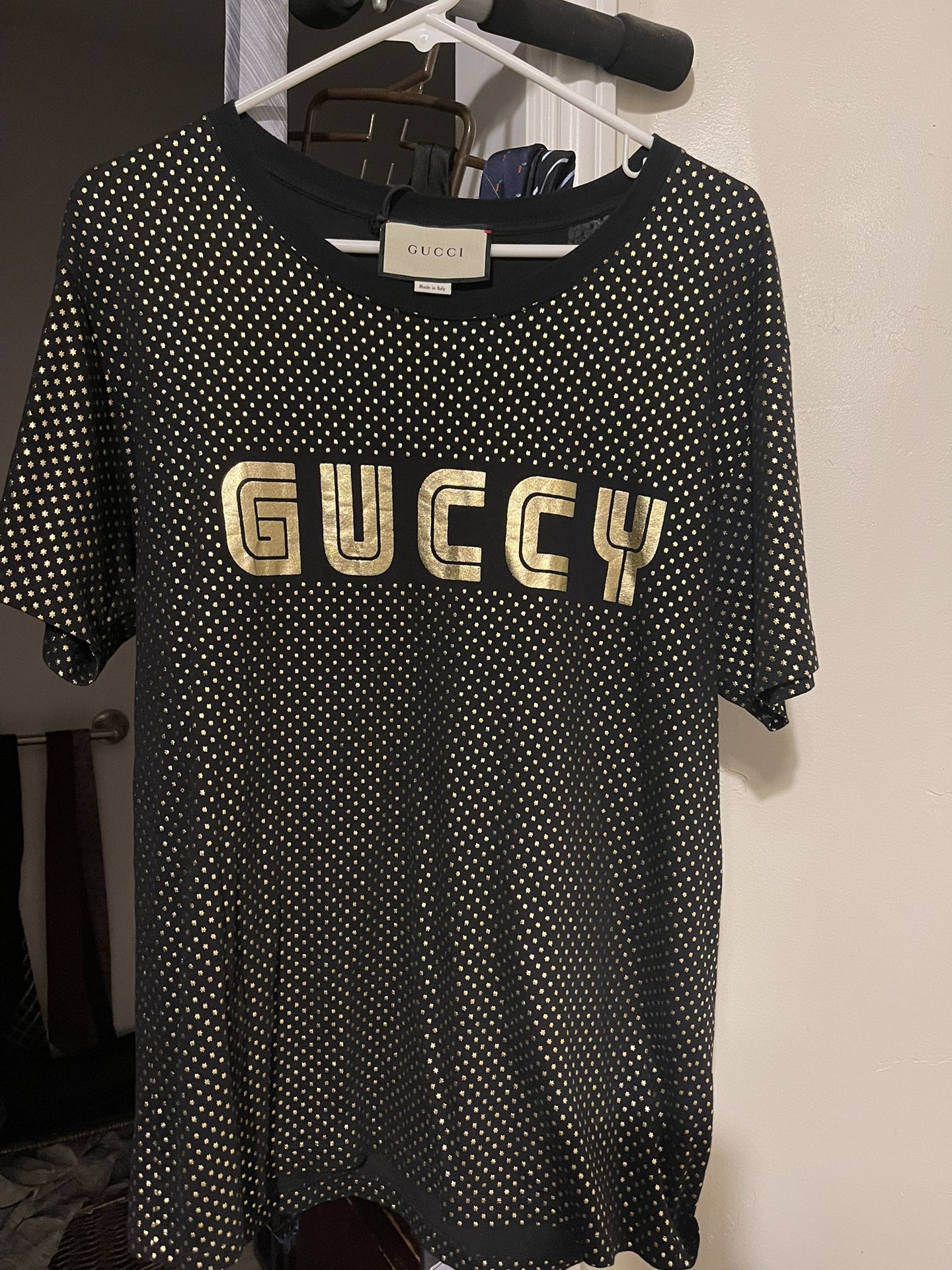 Gucci Shirt  MENS MEDIUM   (TRADES WELCOMED)